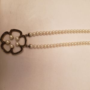 Faux pearl black pendant necklace